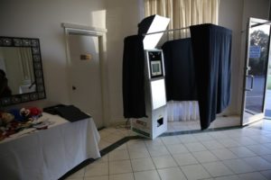 Enclosed photo booth hire